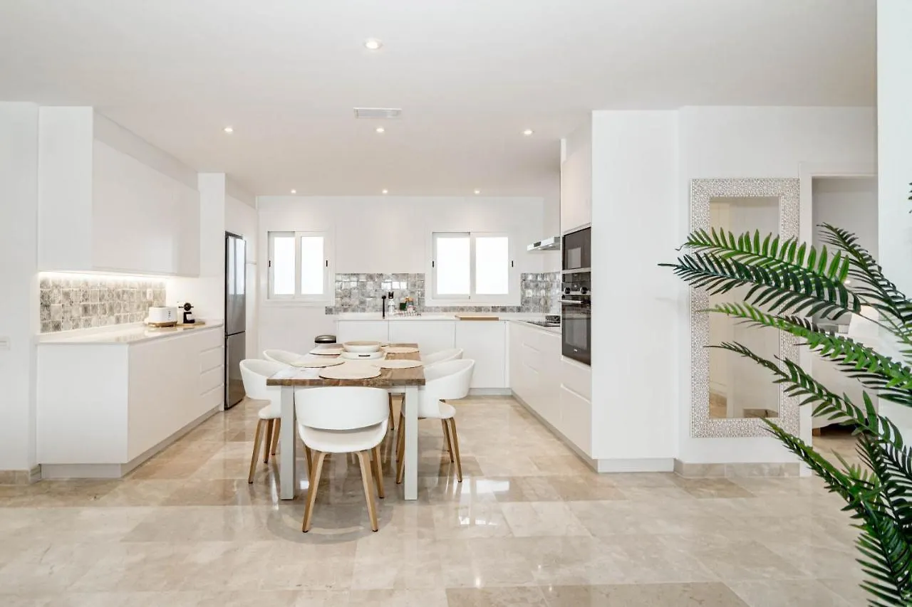 Pa18- Stunning Flat, Gym, Indoor And Outdoor Pool Apartment Estepona